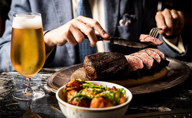 King David Hotel's Grill Room restaurant: Steak with beer and potatoes