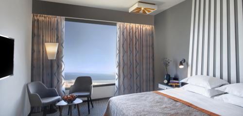 Executive Bay View Room picture